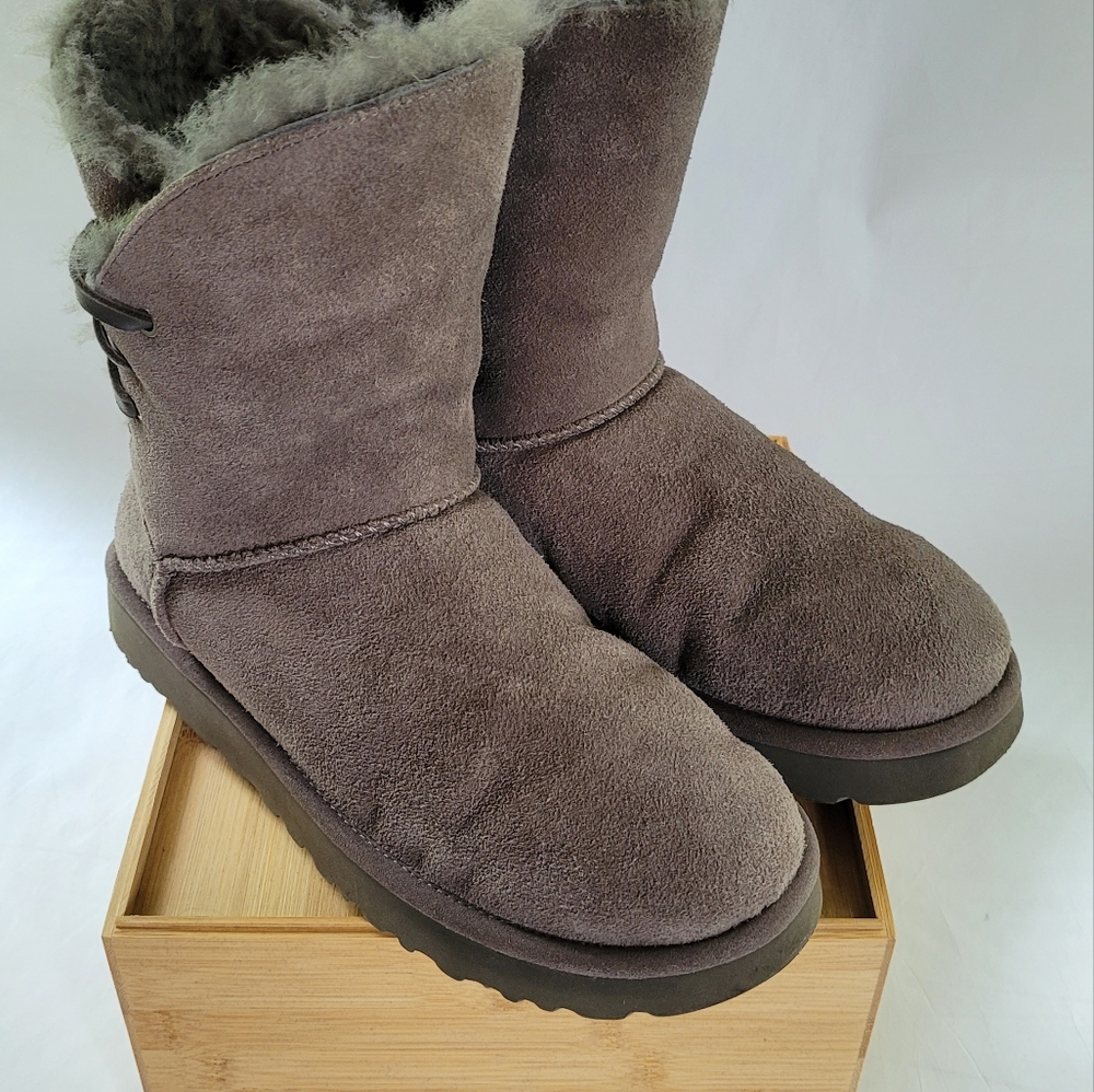 UGG Constantine Gray Suede Boots Size 9